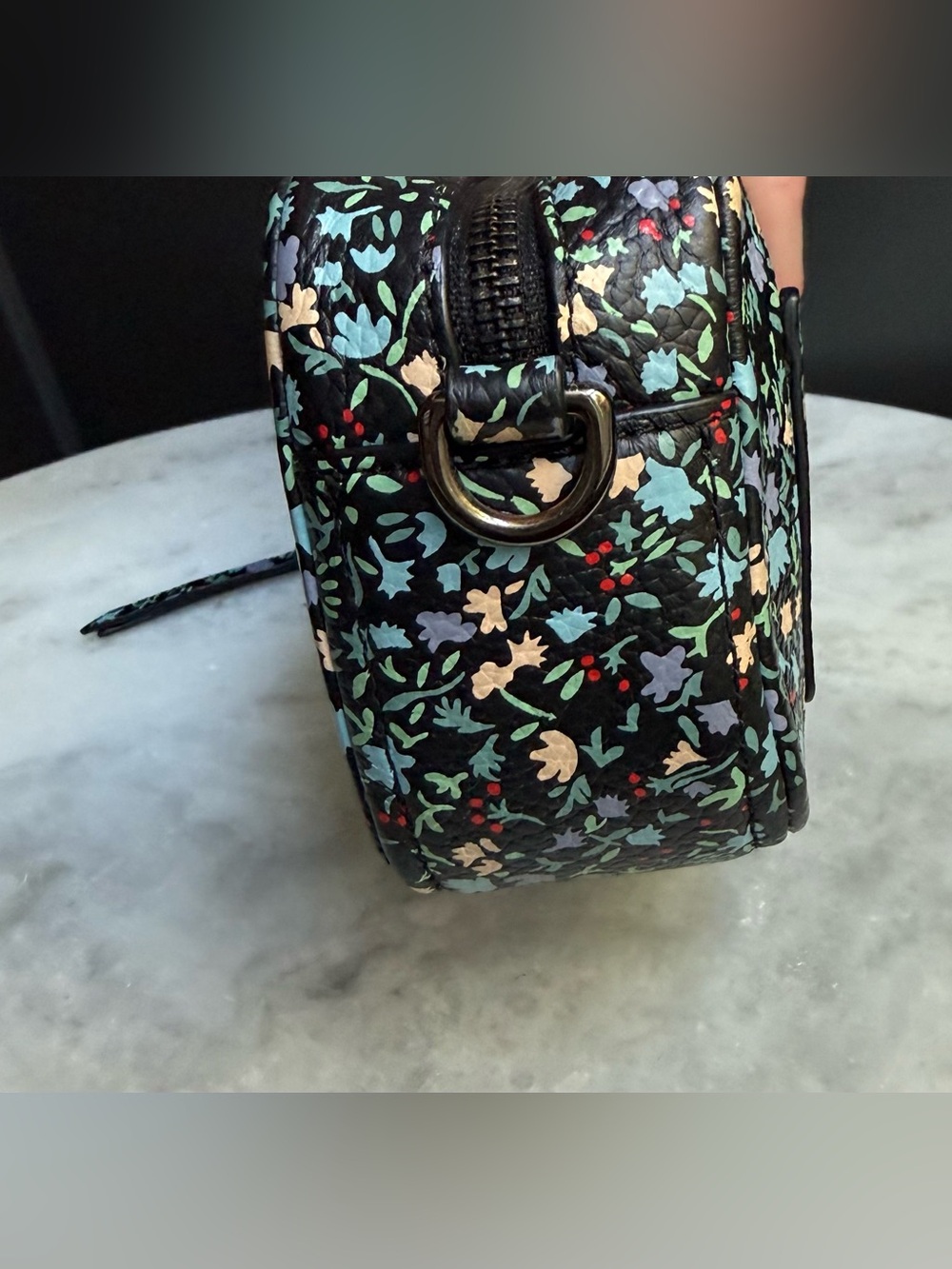 Marc Jacobs The Softshot 17 Crossbody Bag Ditsy Floral Black Leather EUC - Picture 4 of 13